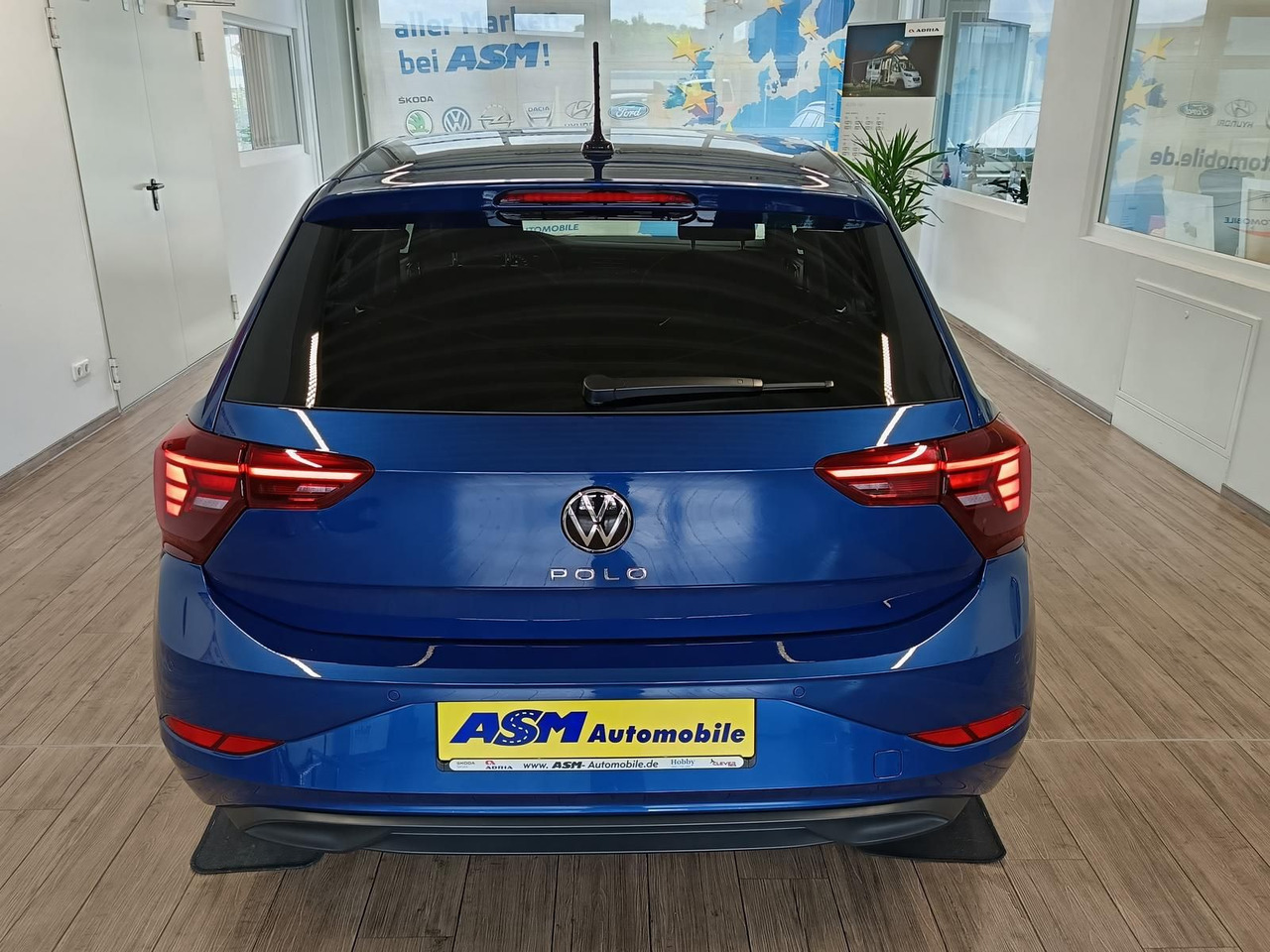 Volkswagen Polo Life 1.0 TSI 70kW DSG*LED*ACC*R-KAM*DAB*PDC - سيارة: صورة 5 Volkswagen Polo Life 1.0 TSI 70kW DSG*LED*ACC*R-KAM*DAB*PDC - سيارة: صورة 5
