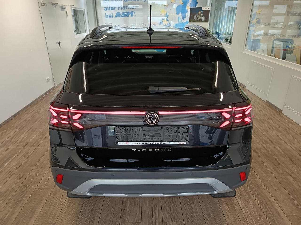 Volkswagen T-Cross Life 1.5 TSI DSG*AHK*MATRIX LED*ACC*SHZ* - سيارة دفع رباعي: صورة 5 Volkswagen T-Cross Life 1.5 TSI DSG*AHK*MATRIX LED*ACC*SHZ* - سيارة دفع رباعي: صورة 5