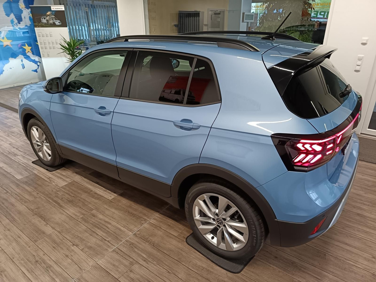 Volkswagen T-Cross Life 1.5 TSI DSG*AHK*MATRIX LED*ACC*SHZ* - سيارة دفع رباعي: صورة 4 Volkswagen T-Cross Life 1.5 TSI DSG*AHK*MATRIX LED*ACC*SHZ* - سيارة دفع رباعي: صورة 4