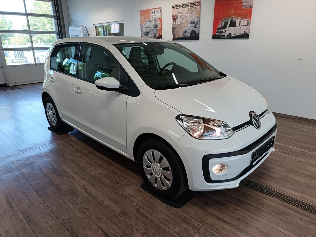 Volkswagen up! move up! 1.0*R-KAM*PDC*SHZ*MAPS+MORE*DAB*NSW - سيارة: صورة 3 Volkswagen up! move up! 1.0*R-KAM*PDC*SHZ*MAPS+MORE*DAB*NSW - سيارة: صورة 3