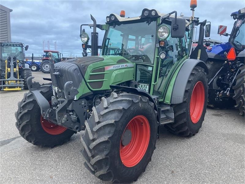 Fendt 211 Vario TMS - جرار: صورة 2 Fendt 211 Vario TMS - جرار: صورة 2