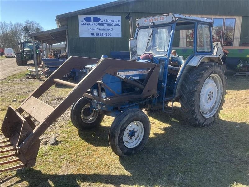 Ford 4000 Med frontlæsser  - جرار: صورة 1 Ford 4000 Med frontlæsser  - جرار: صورة 1