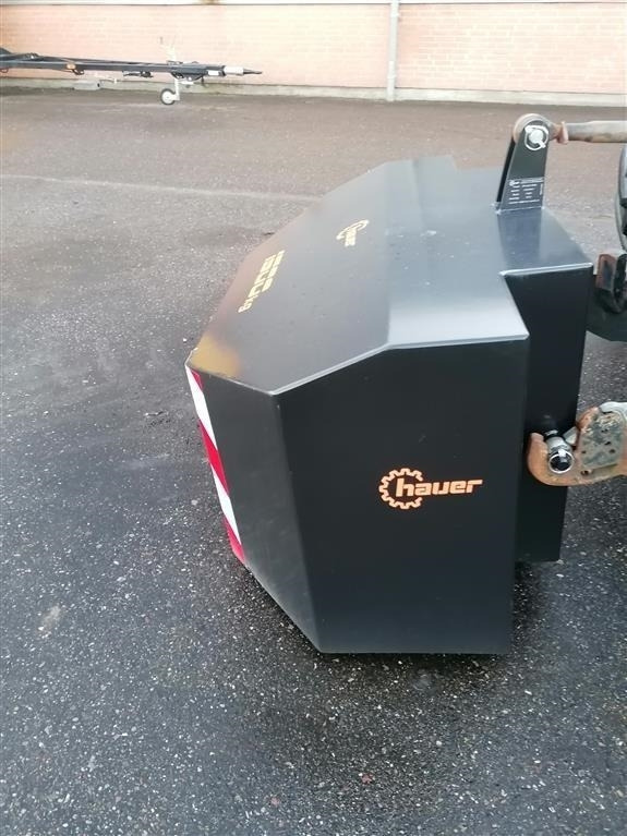 Hauer 1500 kg - الوزن المعاكس: صورة 1 Hauer 1500 kg - الوزن المعاكس: صورة 1