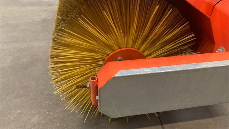 Husqvarna Fejemaskine med sving 5904500-01 - مكنسة: صورة 5 Husqvarna Fejemaskine med sving 5904500-01 - مكنسة: صورة 5