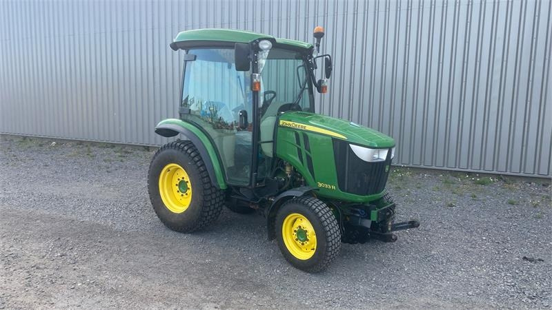 John Deere 3033 R - جرار البلدية: صورة 2 John Deere 3033 R - جرار البلدية: صورة 2