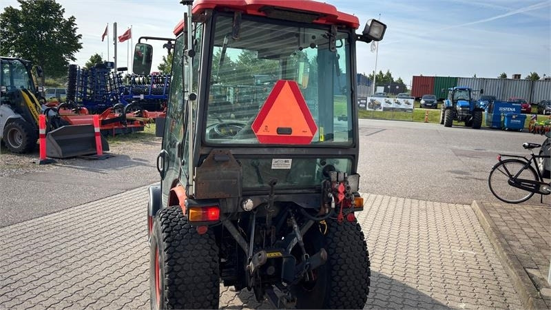 Kubota B2530 HST B2530 - جرار البلدية: صورة 2 Kubota B2530 HST B2530 - جرار البلدية: صورة 2