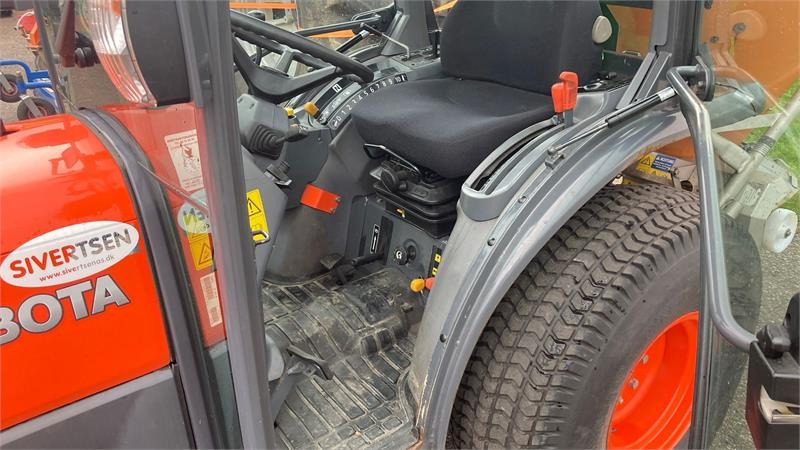 Kubota STW37 Kompakttraktor - جرار البلدية: صورة 4 Kubota STW37 Kompakttraktor - جرار البلدية: صورة 4