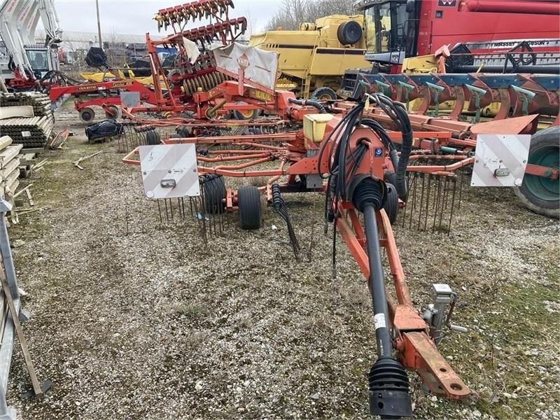 Kuhn GA 7822 MASTERDRIVE - آلة تيبيس العشب/ آلة جمع العشب: صورة 1 Kuhn GA 7822 MASTERDRIVE - آلة تيبيس العشب/ آلة جمع العشب: صورة 1