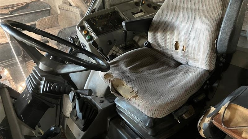 Massey Ferguson 3095 Dynashift - جرار: صورة 4 Massey Ferguson 3095 Dynashift - جرار: صورة 4