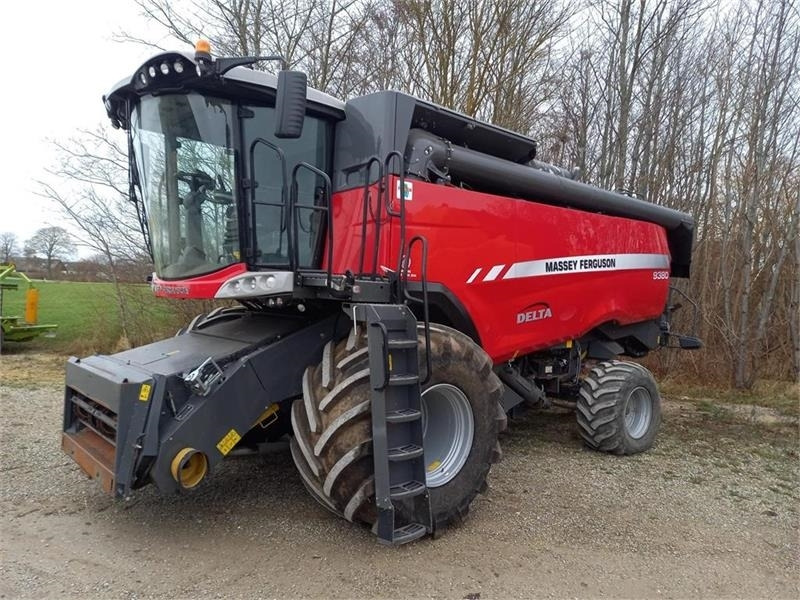 Massey Ferguson 9380 DELTA 35 fods Powerflow - حصادة موحَّدة: صورة 1 Massey Ferguson 9380 DELTA 35 fods Powerflow - حصادة موحَّدة: صورة 1