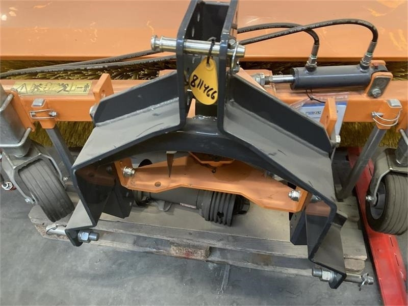 Nesbo FM 1500 P 1000H PTO - 3 pkt. 1 - مكنسة: صورة 4 Nesbo FM 1500 P 1000H PTO - 3 pkt. 1 - مكنسة: صورة 4