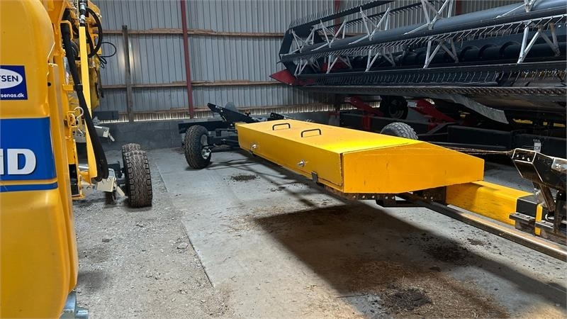 New Holland 4 hjulet skærebordsvogn - رأس ملحق مقطور: صورة 2 New Holland 4 hjulet skærebordsvogn - رأس ملحق مقطور: صورة 2