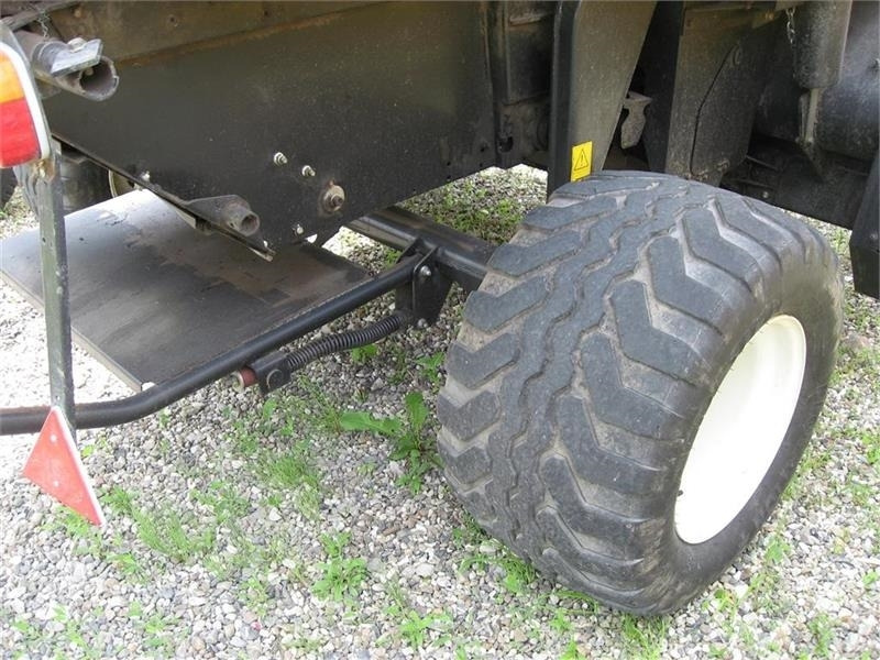 New Holland BR7070 med SUPER FEED - مكنة: صورة 4 New Holland BR7070 med SUPER FEED - مكنة: صورة 4