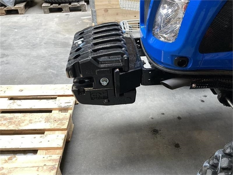 New Holland Boomer til 35-40-50-55 - الوزن المعاكس: صورة 2 New Holland Boomer til 35-40-50-55 - الوزن المعاكس: صورة 2
