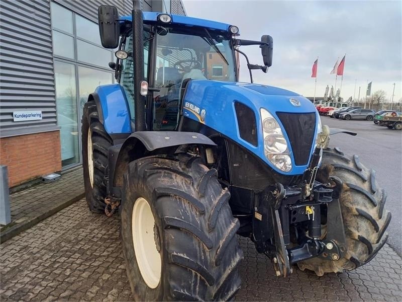 New Holland T7.220 - جرار: صورة 4 New Holland T7.220 - جرار: صورة 4