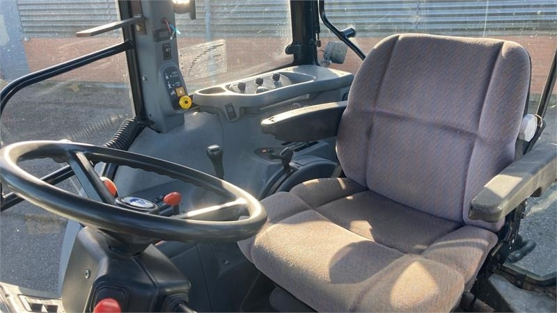New Holland TS115 - جرار: صورة 5 New Holland TS115 - جرار: صورة 5