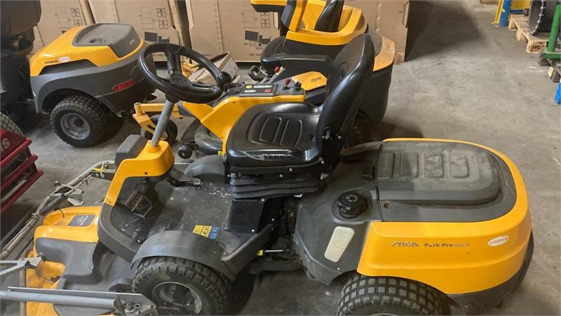 Stiga Park Pro 540IX 4WD 125 Combi Pro el. - جزازة أعشاب الحدائق: صورة 1 Stiga Park Pro 540IX 4WD 125 Combi Pro el. - جزازة أعشاب الحدائق: صورة 1