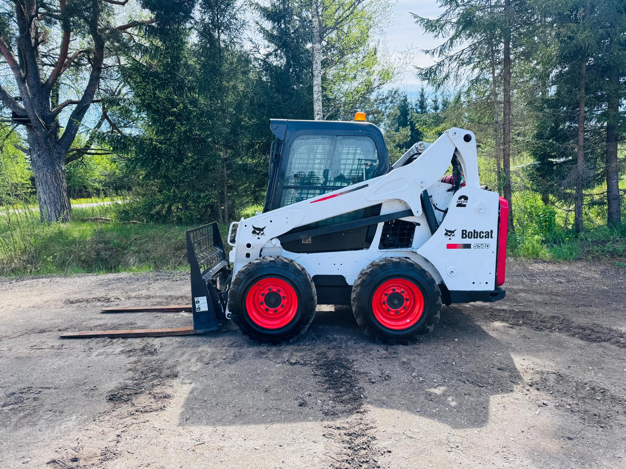 BOBCAT S570 - شيول صغير: صورة 2 BOBCAT S570 - شيول صغير: صورة 2