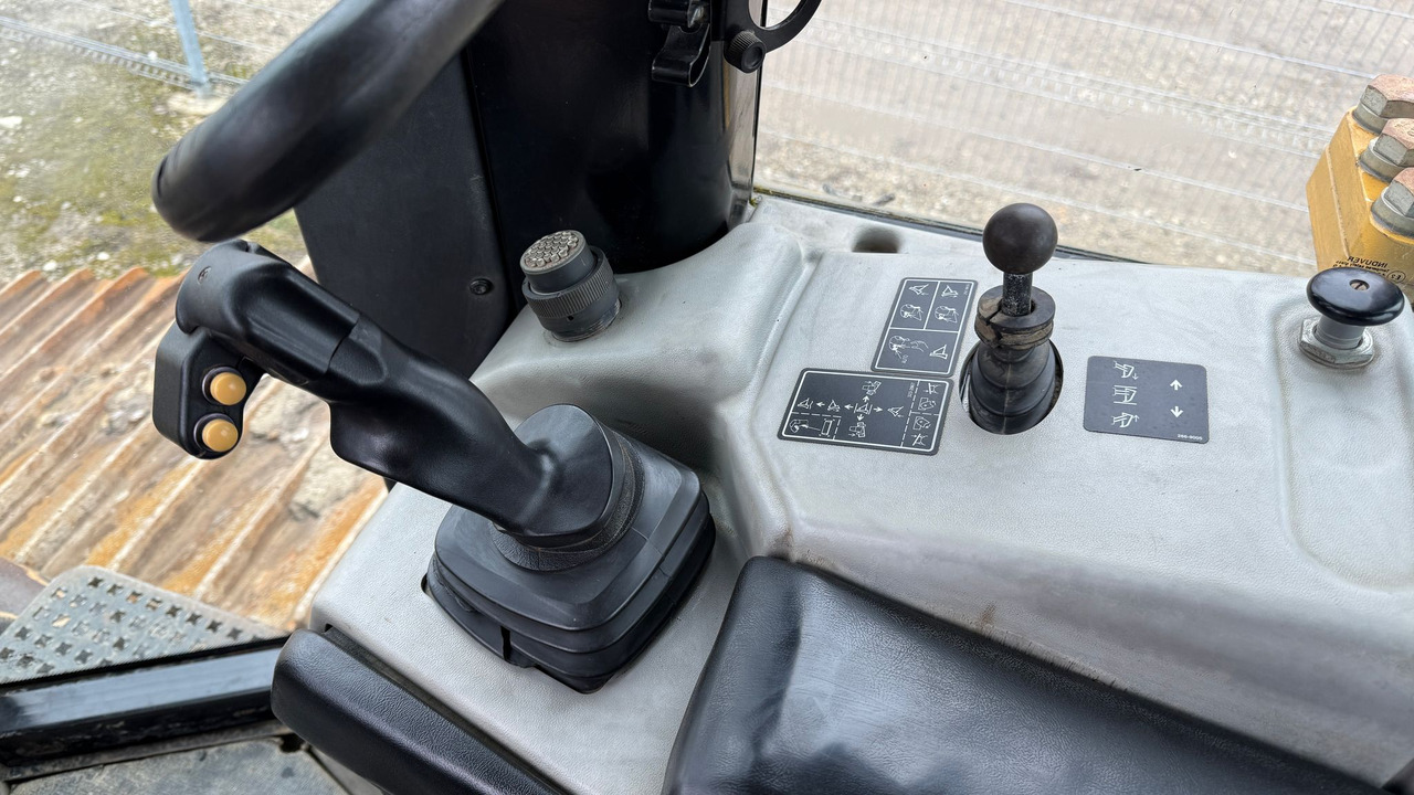 جرافة CAT D6N LGP: صورة 12