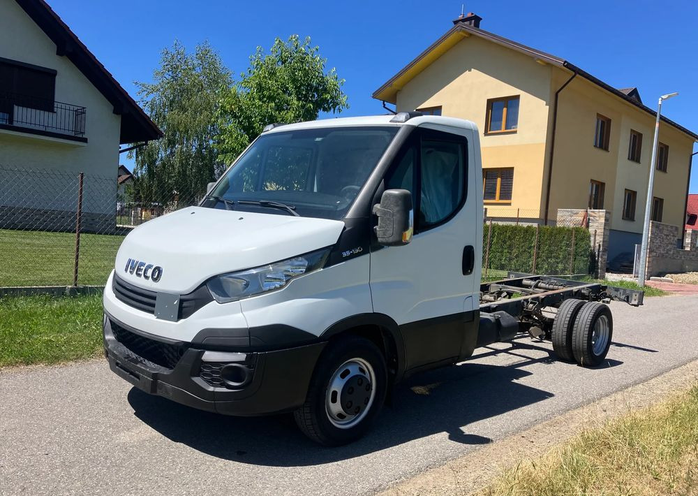 Iveco DAILY 35C13 ramo do zabudowy kiper wywrotka - شاحنة هيكل كابينة: صورة 1 Iveco DAILY 35C13 ramo do zabudowy kiper wywrotka - شاحنة هيكل كابينة: صورة 1