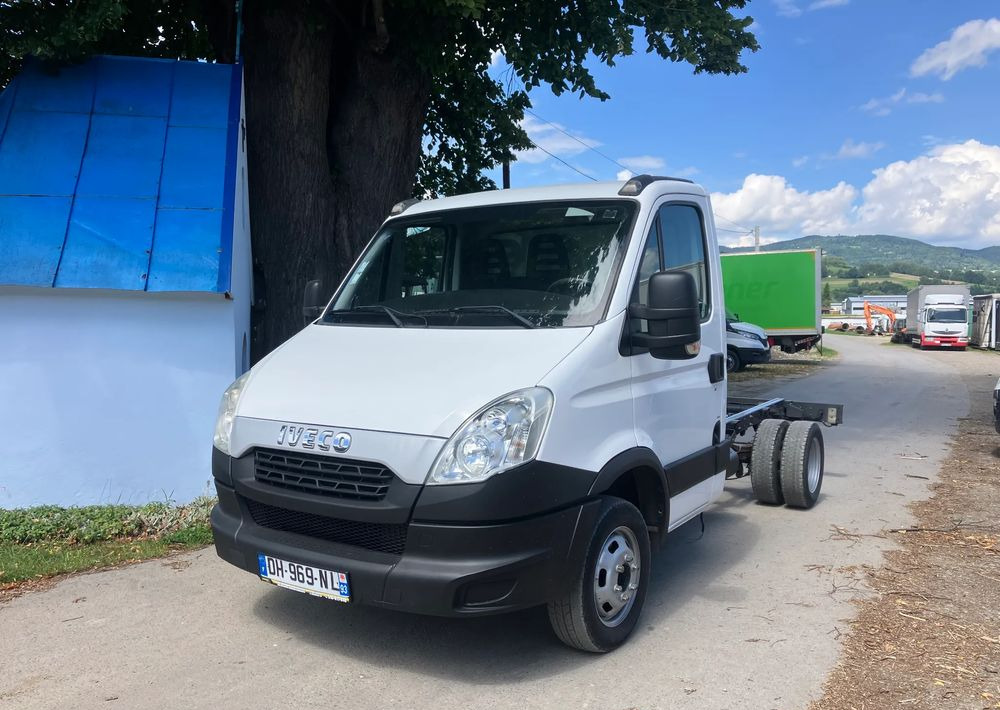 Iveco DAILY 35C13 ramo do zabudowy kiper wywrotka - شاحنة هيكل كابينة: صورة 1 Iveco DAILY 35C13 ramo do zabudowy kiper wywrotka - شاحنة هيكل كابينة: صورة 1