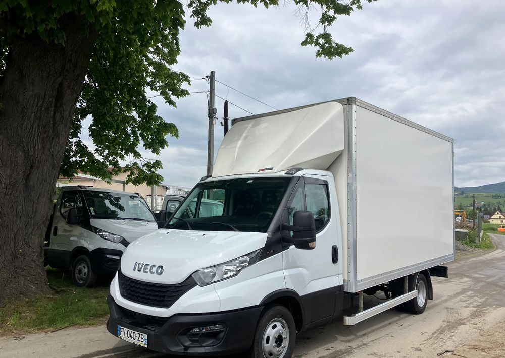Iveco DAILY 35C16 kontener kurierka 3.0 silnik - شاحنة مغلقة الصندوق: صورة 1 Iveco DAILY 35C16 kontener kurierka 3.0 silnik - شاحنة مغلقة الصندوق: صورة 1