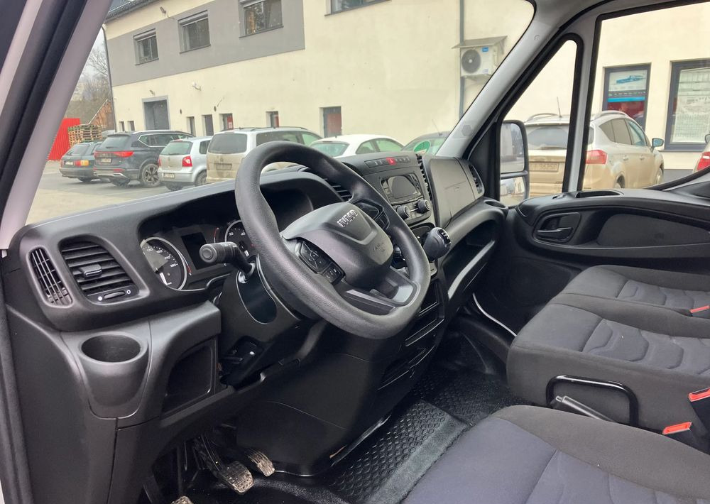 Iveco DAILY 35C16 kontener kurierka winda STAN PERFEKCYJNY - شاحنة مغلقة الصندوق: صورة 5 Iveco DAILY 35C16 kontener kurierka winda STAN PERFEKCYJNY - شاحنة مغلقة الصندوق: صورة 5