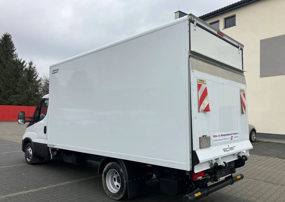 Iveco DAILY 35C16 kontener kurierka winda STAN PERFEKCYJNY - شاحنة مغلقة الصندوق: صورة 4 Iveco DAILY 35C16 kontener kurierka winda STAN PERFEKCYJNY - شاحنة مغلقة الصندوق: صورة 4