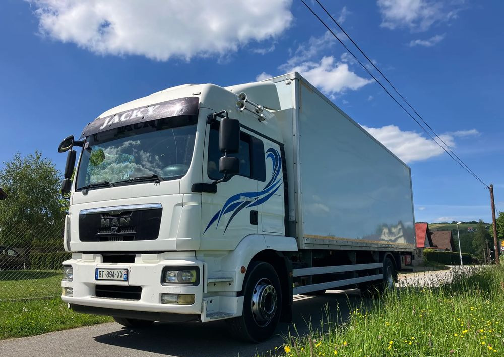 MAN MAN TGM 18.290 KURIERKA KONTENER 20 PALET SYPIALKA - شاحنة مقفلة: صورة 1 MAN MAN TGM 18.290 KURIERKA KONTENER 20 PALET SYPIALKA - شاحنة مقفلة: صورة 1