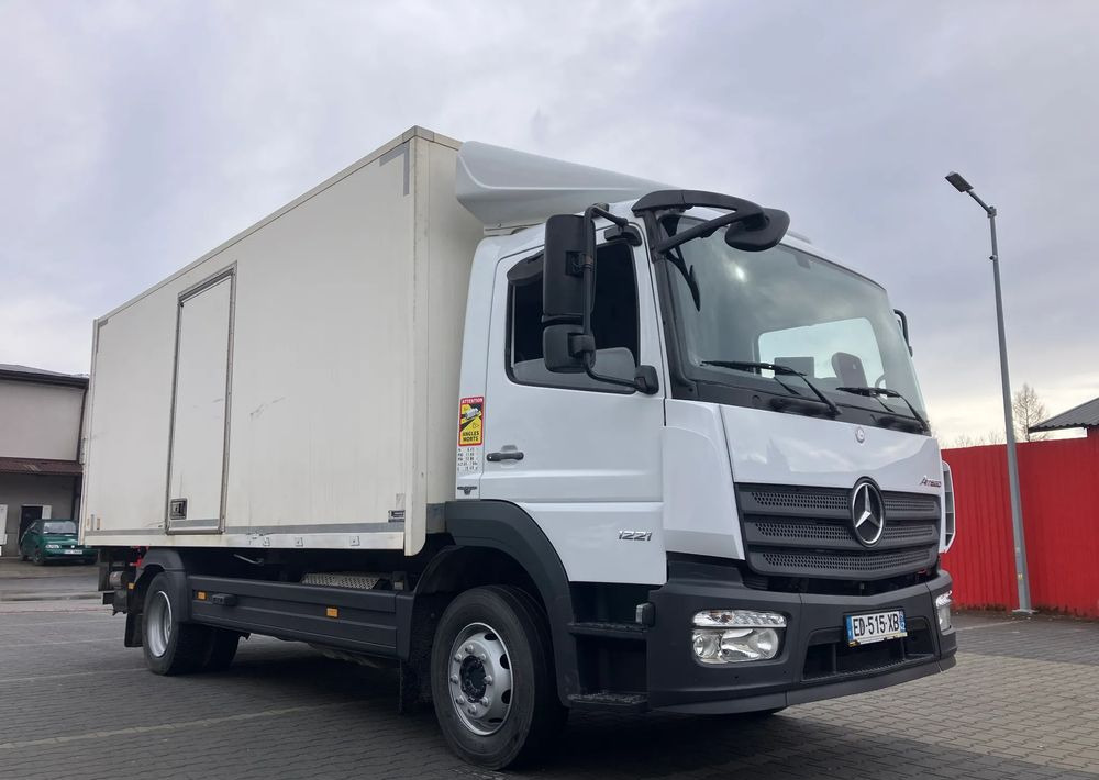Mercedes-Benz ATEGO 1218 KURIERKA KONTENER 15 PALET - شاحنة مقفلة: صورة 2 Mercedes-Benz ATEGO 1218 KURIERKA KONTENER 15 PALET - شاحنة مقفلة: صورة 2