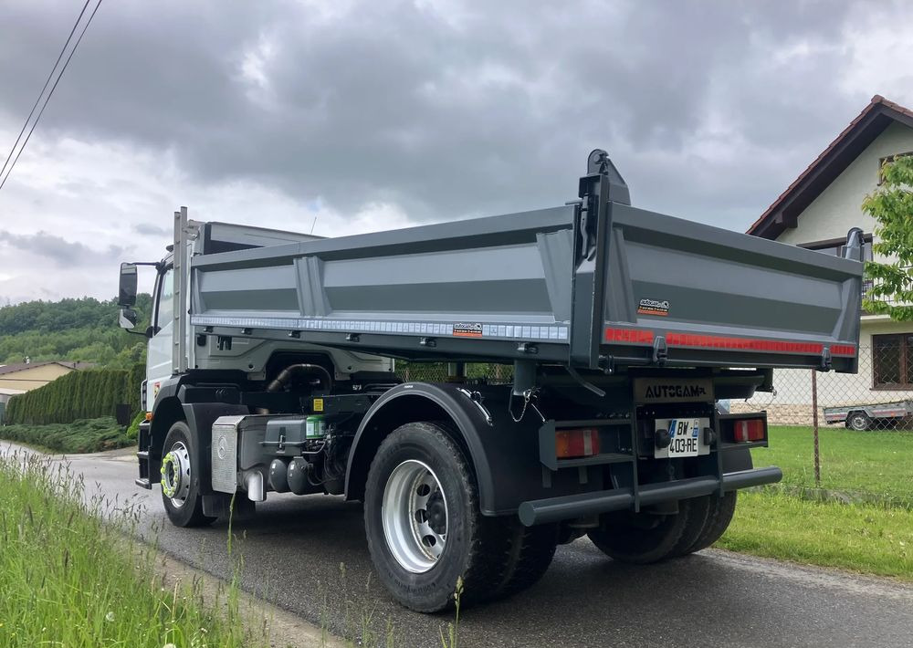 Mercedes-Benz Axor 1829 solidny kiper wywrotka blokada mostu - شاحنة قلاب: صورة 4 Mercedes-Benz Axor 1829 solidny kiper wywrotka blokada mostu - شاحنة قلاب: صورة 4