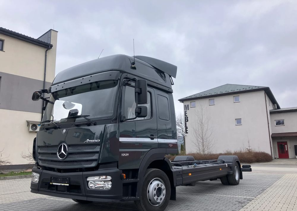 Mercedes-Benz Mercedes Atego 1221 sypialka euro6 Rama do zabudowy - شاحنة هيكل كابينة: صورة 1 Mercedes-Benz Mercedes Atego 1221 sypialka euro6 Rama do zabudowy - شاحنة هيكل كابينة: صورة 1
