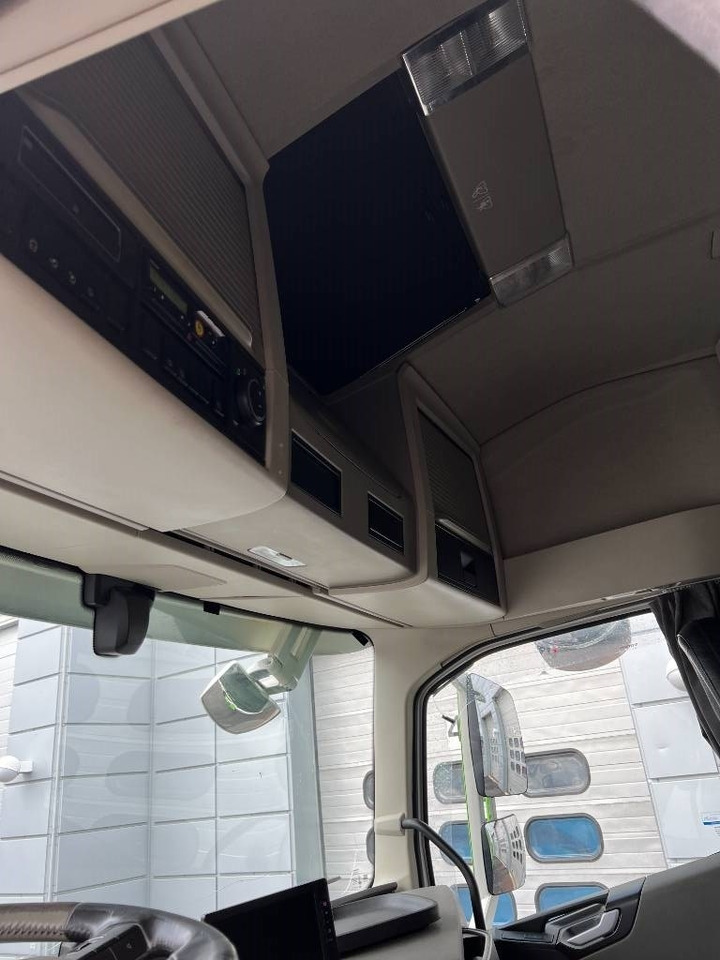 Volvo FH 8*4 - شاحنة قلاب: صورة 3 Volvo FH 8*4 - شاحنة قلاب: صورة 3