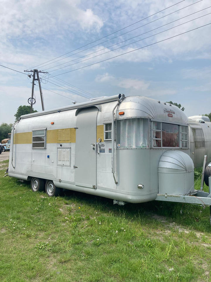 1968 Airstream Silver Streak 1968 Airstream Silver Streak – Fully Rebuilt Vintage Travel Trailer - كرفان سحب: صورة 1 1968 Airstream Silver Streak 1968 Airstream Silver Streak – Fully Rebuilt Vintage Travel Trailer - كرفان سحب: صورة 1