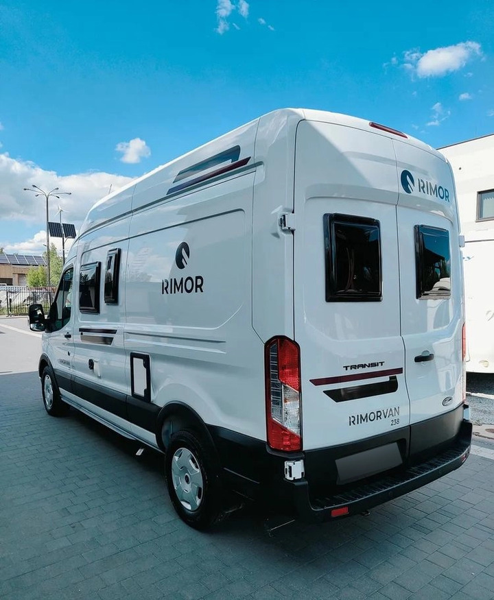 FORD Rimor NEW Ford Van 238 Truma Diesel Roller Shutters Remis AUTOMAT - كرفان فان: صورة 4 FORD Rimor NEW Ford Van 238 Truma Diesel Roller Shutters Remis AUTOMAT - كرفان فان: صورة 4