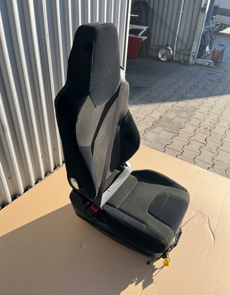 Fotel kierowcy MAN TG3 TGX nowy model siedzenie lewe - الكابينة والداخلية - شاحنة: صورة 2 Fotel kierowcy MAN TG3 TGX nowy model siedzenie lewe - الكابينة والداخلية - شاحنة: صورة 2