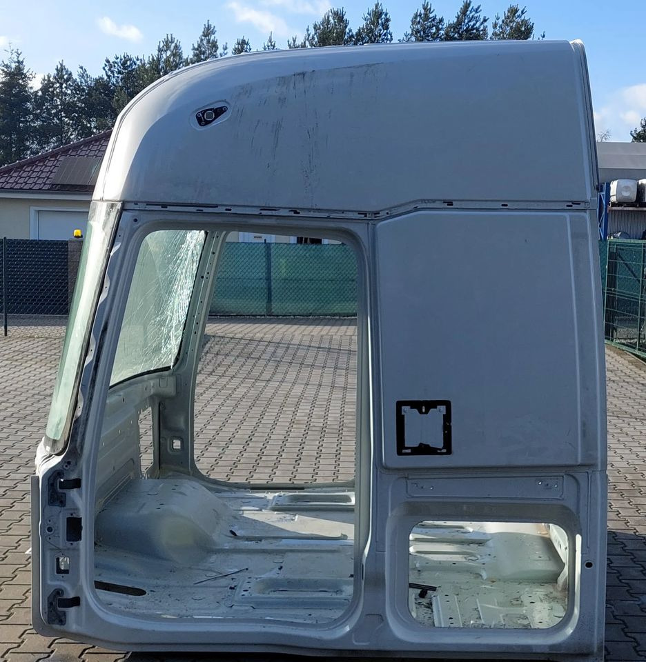 KABINA RENAULT GAMA T WYSOKA 2023R - كابينة - شاحنة: صورة 2 KABINA RENAULT GAMA T WYSOKA 2023R - كابينة - شاحنة: صورة 2