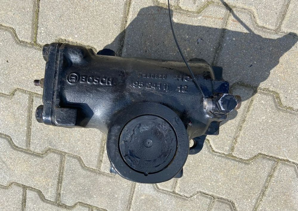 Kolumna kierownicza MAN TGL TGM TG 3 euro 6 przekładnia - عمود التوجيه - شاحنة: صورة 3 Kolumna kierownicza MAN TGL TGM TG 3 euro 6 przekładnia - عمود التوجيه - شاحنة: صورة 3