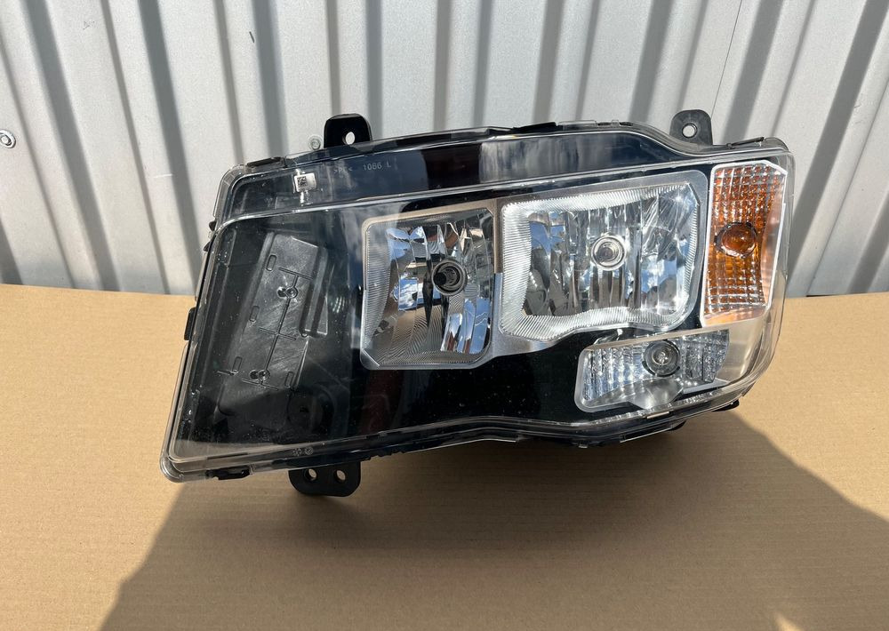 Lampa MAN TGL TGM TG3 reflektor RH nowy model - أضواء/ إضاءة - شاحنة: صورة 1 Lampa MAN TGL TGM TG3 reflektor RH nowy model - أضواء/ إضاءة - شاحنة: صورة 1