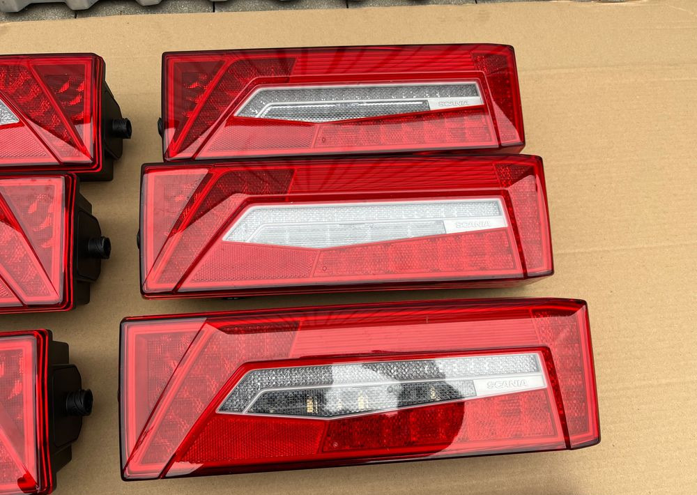Lampa tylna LED Scania Super R S NGS NGR - أضواء/ إضاءة - شاحنة: صورة 3 Lampa tylna LED Scania Super R S NGS NGR - أضواء/ إضاءة - شاحنة: صورة 3