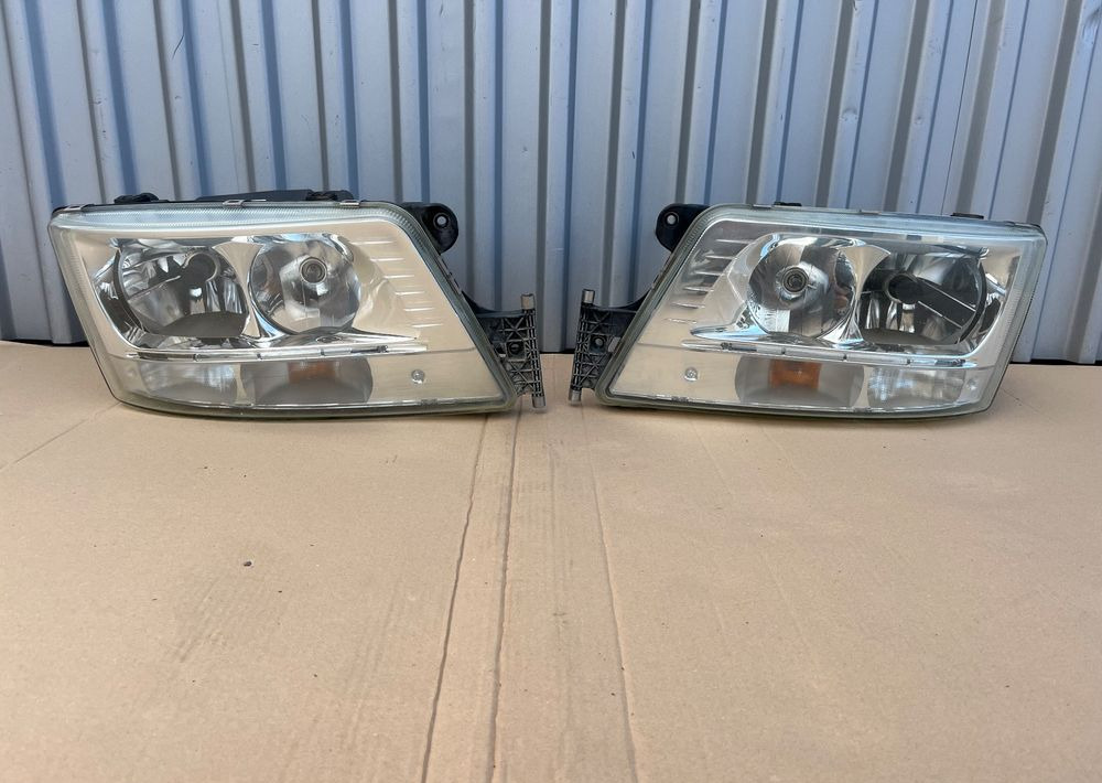 Lampa xenon MAN TGX TGS euro 6 reflektor ksenon - أضواء/ إضاءة - شاحنة: صورة 1 Lampa xenon MAN TGX TGS euro 6 reflektor ksenon - أضواء/ إضاءة - شاحنة: صورة 1