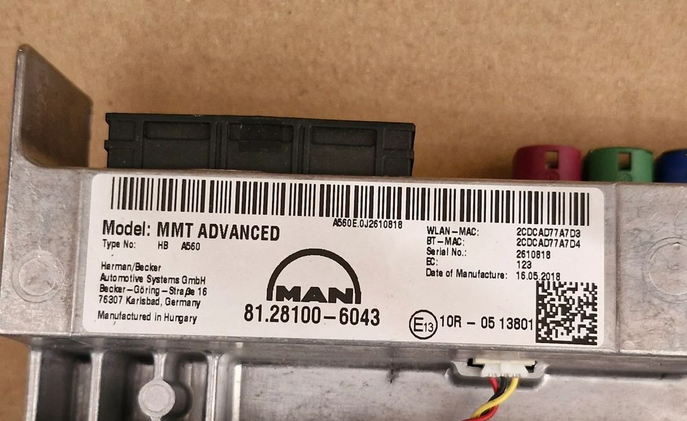 MAN TGX TGS RADIO NAWIGACJA 81.28100-6037 81.28100-6043 - الكابينة والداخلية: صورة 2 MAN TGX TGS RADIO NAWIGACJA 81.28100-6037 81.28100-6043 - الكابينة والداخلية: صورة 2