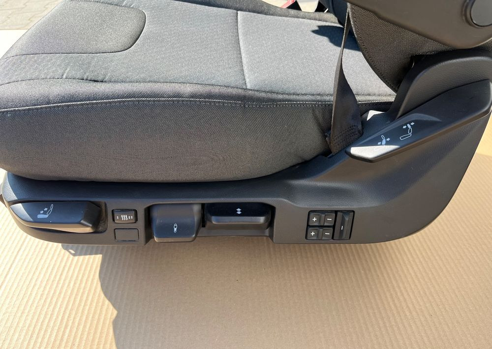 NOWY Fotel kierowcy MAN TG3 TGX nowy model siedzenie lewe - مقعد - شاحنة: صورة 4 NOWY Fotel kierowcy MAN TG3 TGX nowy model siedzenie lewe - مقعد - شاحنة: صورة 4