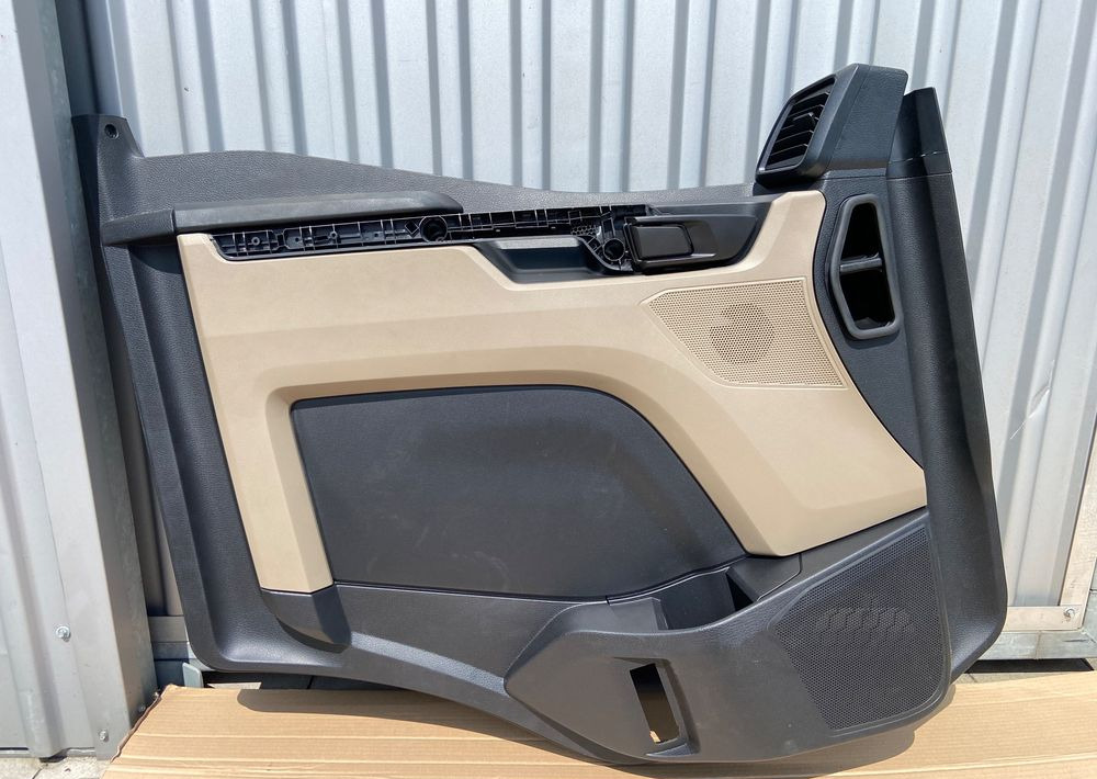 Nowa tapicerka drzwi MAN TG3 TGS nowy model - الكابينة والداخلية - شاحنة: صورة 1 Nowa tapicerka drzwi MAN TG3 TGS nowy model - الكابينة والداخلية - شاحنة: صورة 1