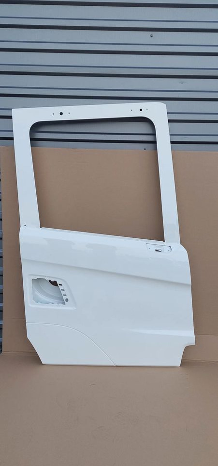 SCANIA R S L NOWY MODEL DRZWI PRAWE - باب و قطع الغيار - شاحنة: صورة 1 SCANIA R S L NOWY MODEL DRZWI PRAWE - باب و قطع الغيار - شاحنة: صورة 1