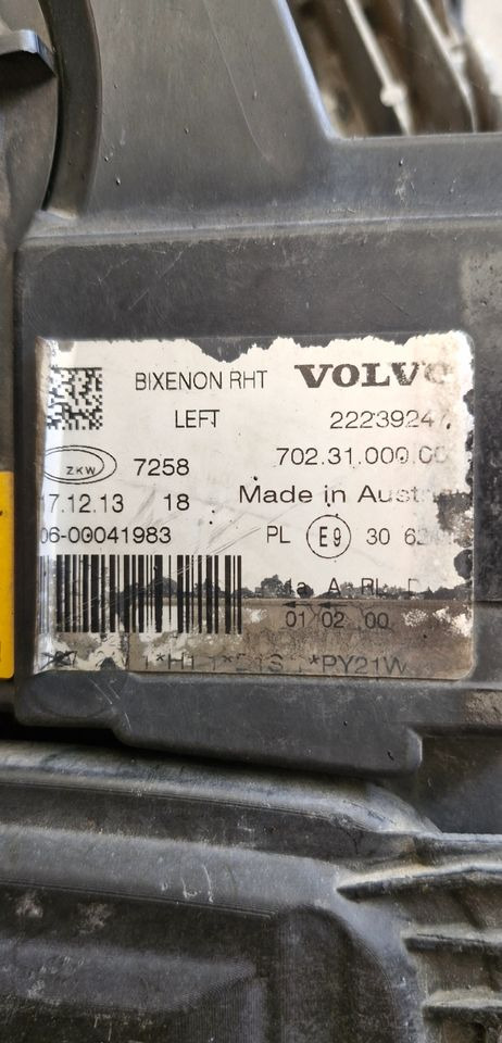 VOLVO FH 4 LAMPA PRZEDNIA XENON LEWA 22239247 - مصابيح أضواء السيارة الأمامية - شاحنة: صورة 2 VOLVO FH 4 LAMPA PRZEDNIA XENON LEWA 22239247 - مصابيح أضواء السيارة الأمامية - شاحنة: صورة 2