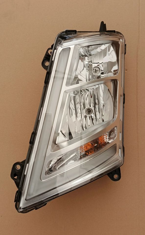 VOLVO FH4 LAMPA PRZEDNIA LEWA H7 2024r 24159327 - أضواء/ إضاءة - شاحنة: صورة 1 VOLVO FH4 LAMPA PRZEDNIA LEWA H7 2024r 24159327 - أضواء/ إضاءة - شاحنة: صورة 1