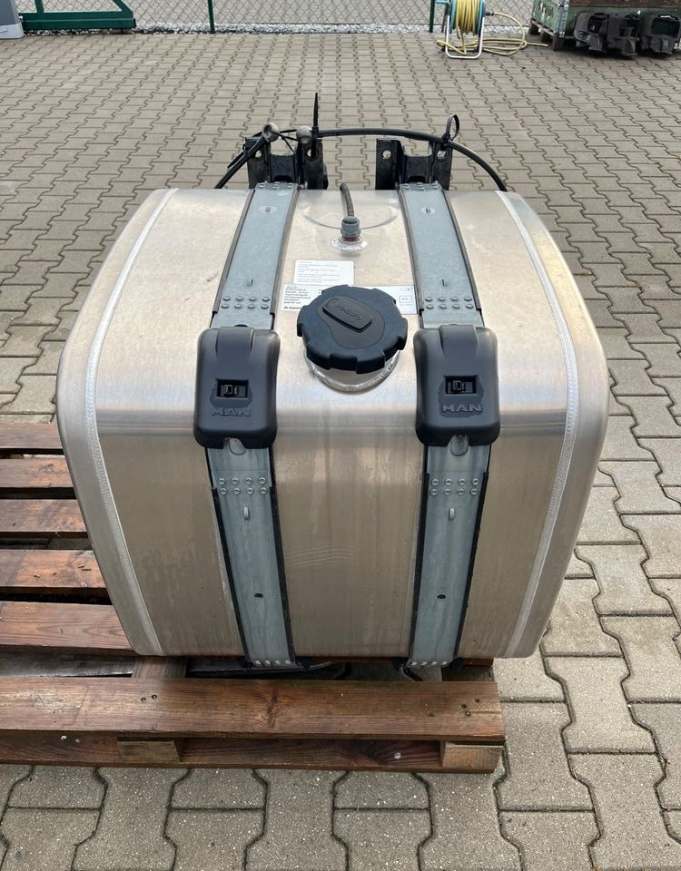 Zbiornik paliwa MAN TGX TGS 250 litrów kompletny - نظام الوقود - شاحنة: صورة 1 Zbiornik paliwa MAN TGX TGS 250 litrów kompletny - نظام الوقود - شاحنة: صورة 1