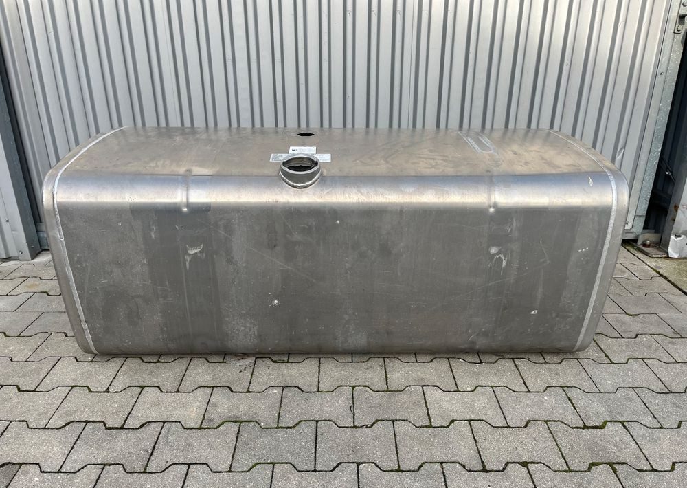 Zbiornik paliwa MAN TGX TGS 590 litrów bak - نظام الوقود - شاحنة: صورة 1 Zbiornik paliwa MAN TGX TGS 590 litrów bak - نظام الوقود - شاحنة: صورة 1