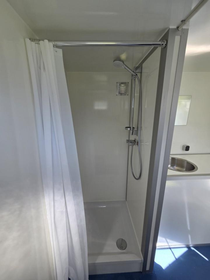 Badezimmerwagen Bad Anhänger Sanitär-Anhänger WC Dusche - حاوية البناء, عربة مقطورة: صورة 4 Badezimmerwagen Bad Anhänger Sanitär-Anhänger WC Dusche - حاوية البناء, عربة مقطورة: صورة 4